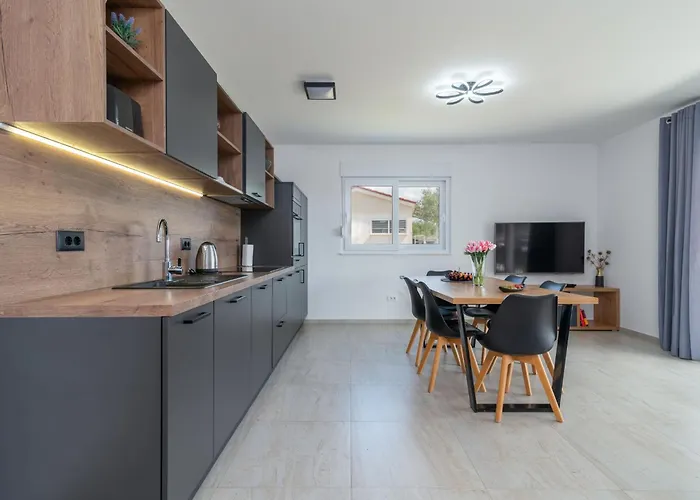 Dom wakacyjny Ria With Heated Pool By Interhome *